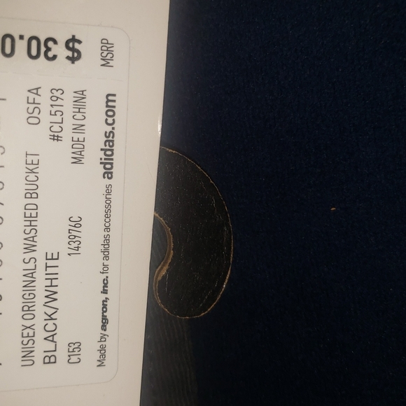 New Adidas bucket hat ...osfm - Picture 2 of 4